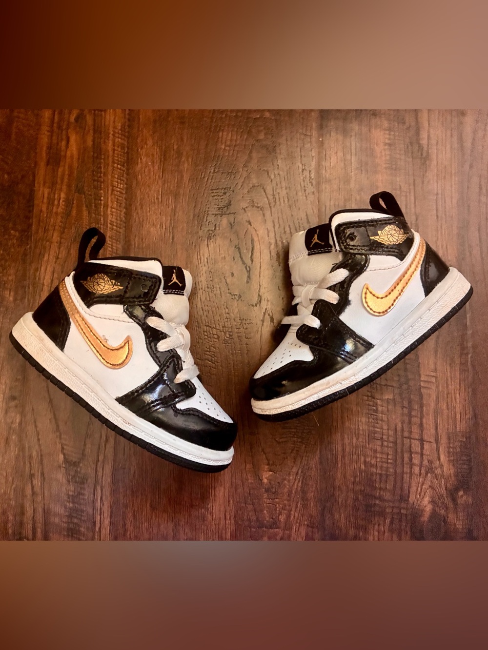 Nike Jordan 1 Mid Trainers